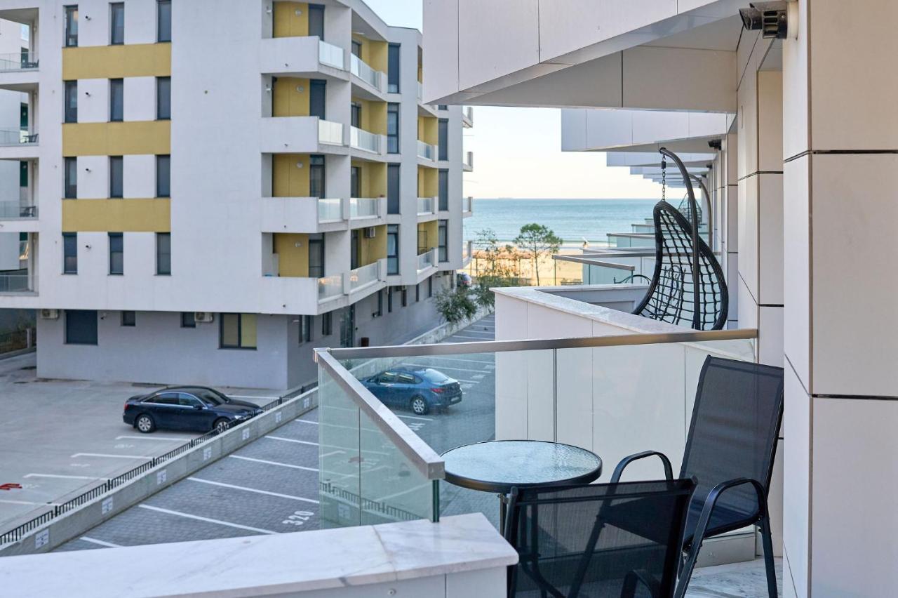 Mg Brothers Apartment In Infinity Beach Resort Mamaia Buitenkant foto