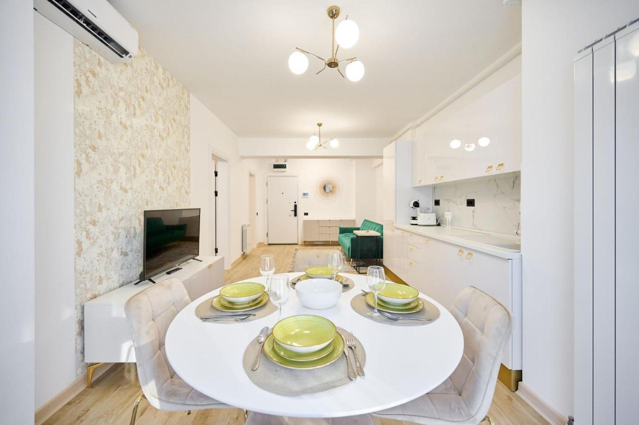 Mg Brothers Apartment In Infinity Beach Resort Mamaia Buitenkant foto