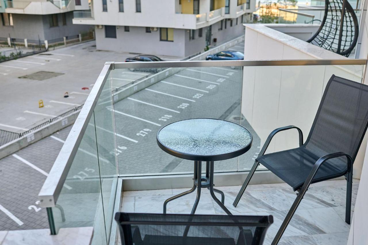 Mg Brothers Apartment In Infinity Beach Resort Mamaia Buitenkant foto