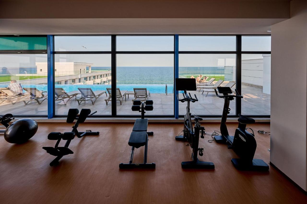 Mg Brothers Apartment In Infinity Beach Resort Mamaia Buitenkant foto