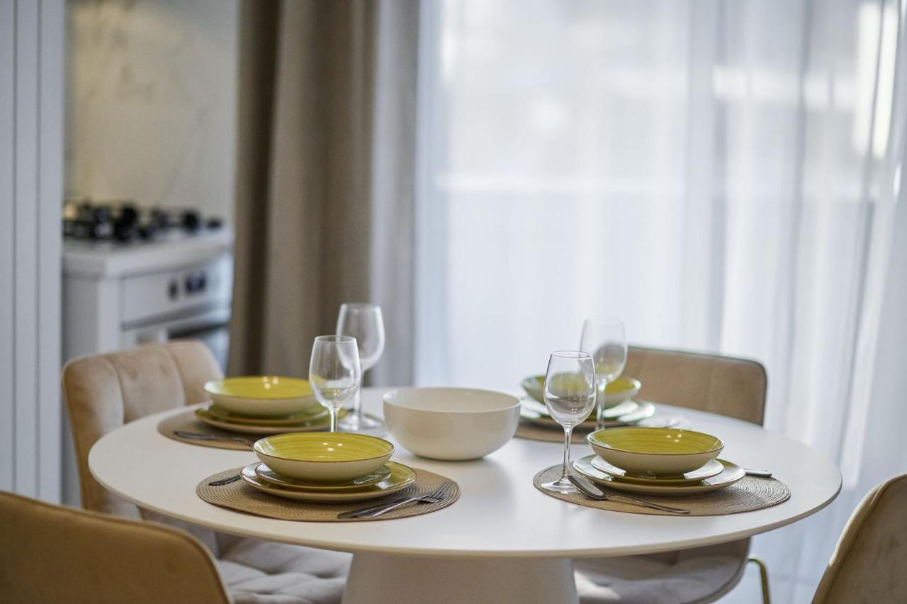 Mg Brothers Apartment In Infinity Beach Resort Mamaia Buitenkant foto